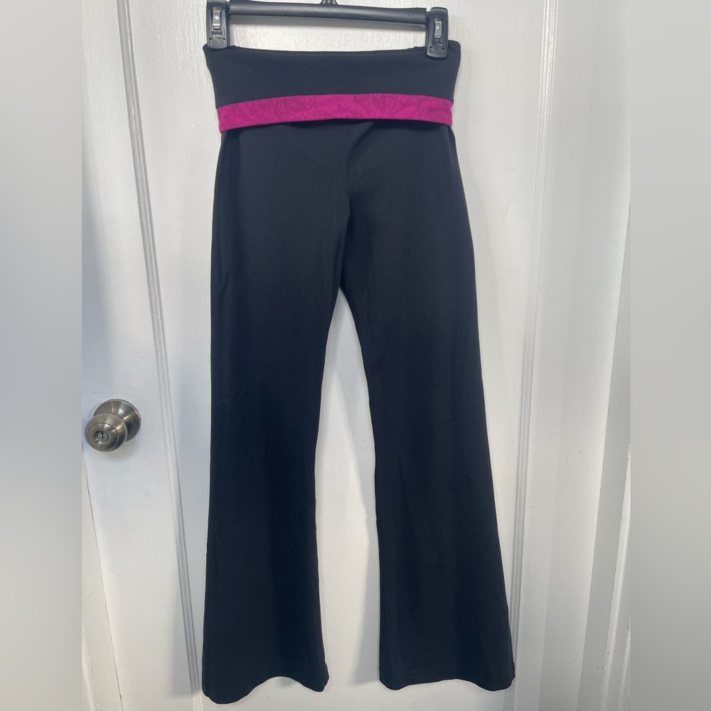 Lululemon vintage roll down black groove pants size 4